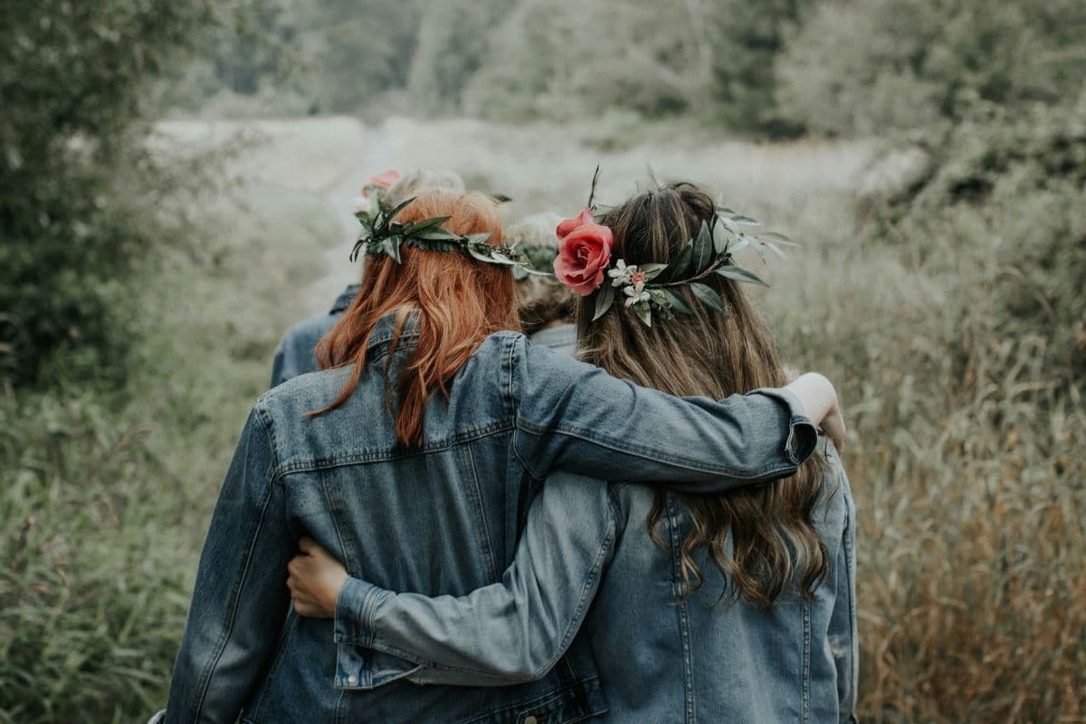 Distance doesn’t matter for these zodiac signs: Why their friendships feel deeper