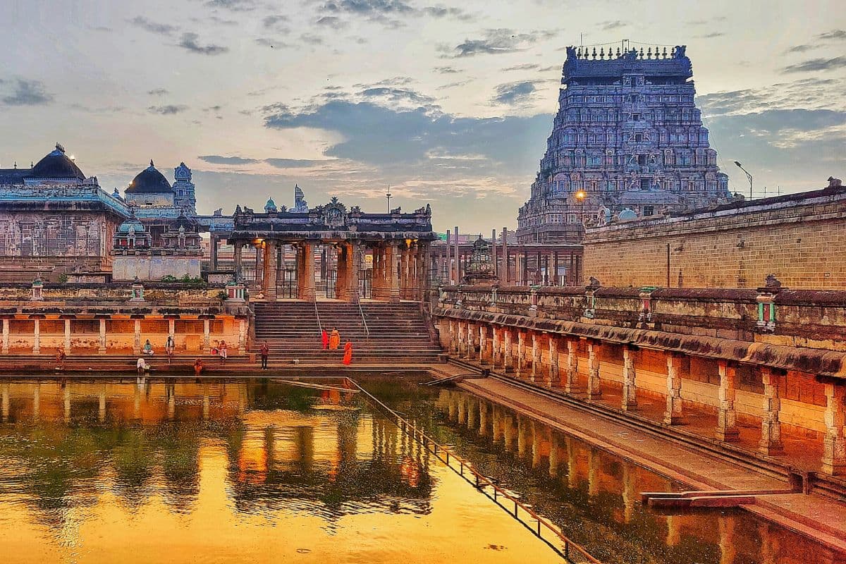 Seeing a temple in a dream: Meaning, spiritual guidance, and emotional insight