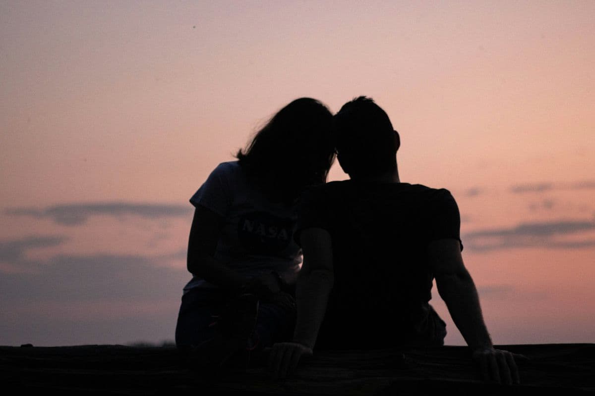 Weekly Love Horoscope September 22–28, 2025: Zodiac predictions for romance and relationships