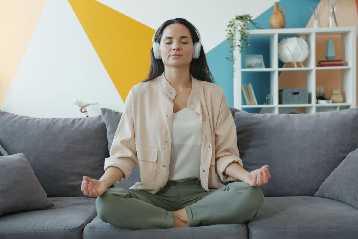 Astrology-approved digital detox: When to unplug for maximum energy