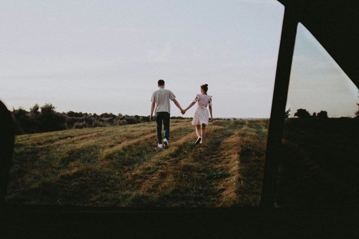 Weekly Love Horoscope Jan 26–Feb 1, 2026: Heart shifts, honest talks and new bonds