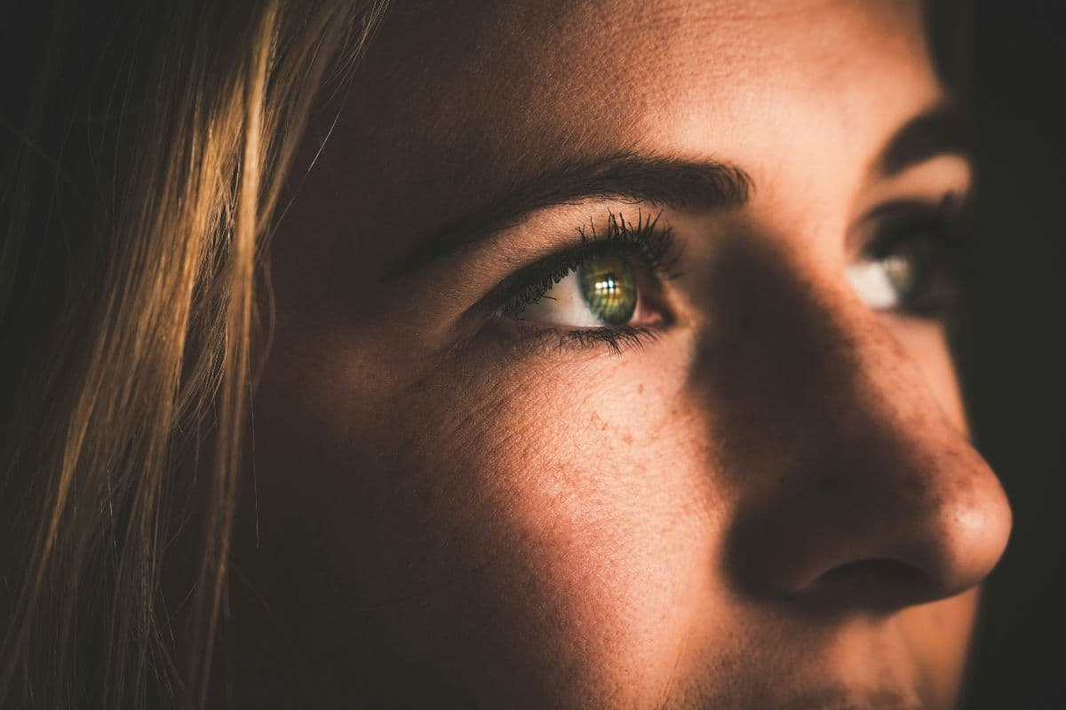 Eye twitching meaning in astrology: Left and right eye signs for men and women