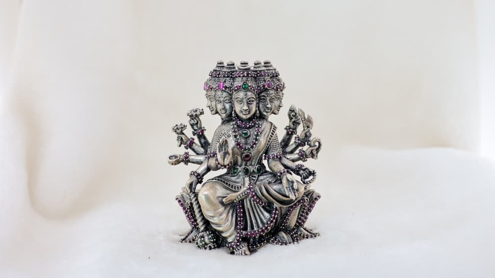 Gayatri mantra benefits: How it acts like therapy for inner peace