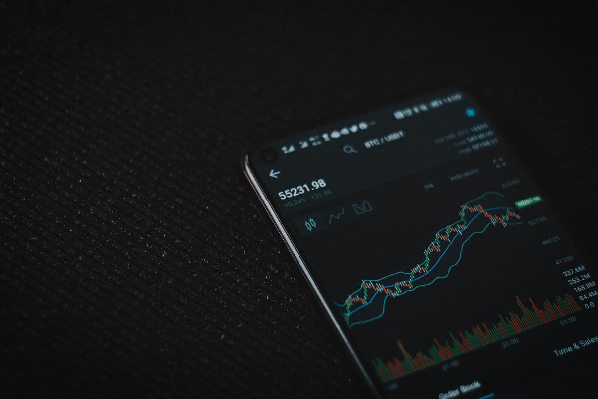 Weekly Wealth Horoscope (Oct 13–19, 2025): Zodiac predictions for money, luck and gains